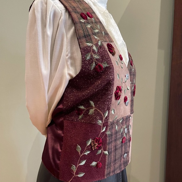 Retro 80’s does 1930’s Vest 🤍 - Picture 1 of 12